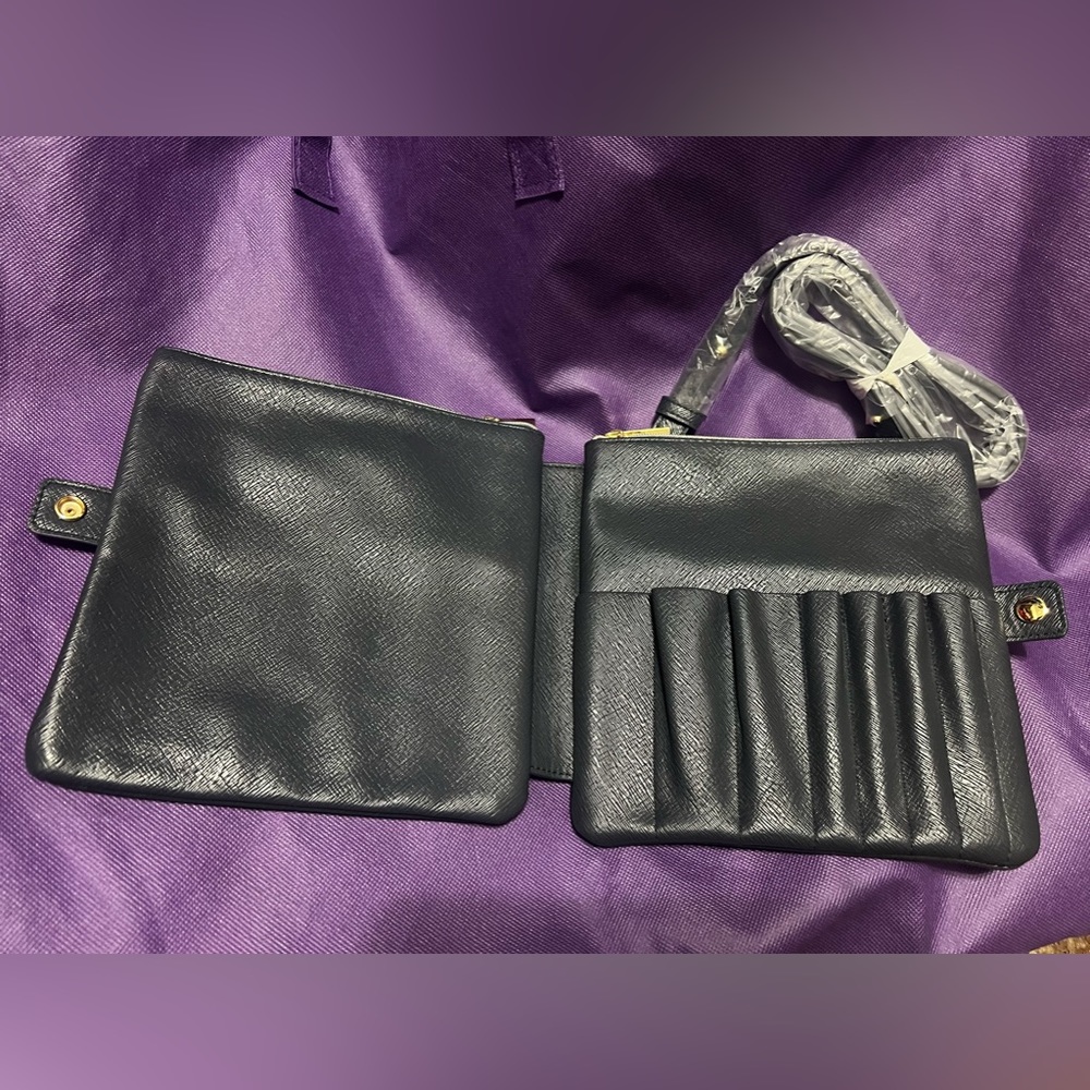 Brand New Estée Lauder makeup bag/travel bag